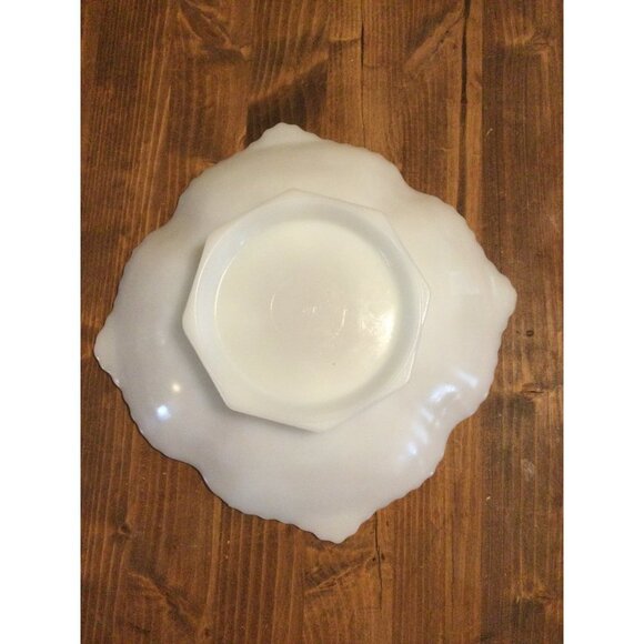 Anchor Hocking milk glass serving bowl fruit grapes white gold trim pedestal - Picture 2 of 11